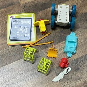 Play-Doh Drag Race Car Creator Kit - Blue, Teal, Yellow, Red